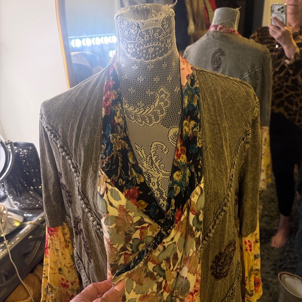 Floral young threads Patchwork Open Front duster … - image 8